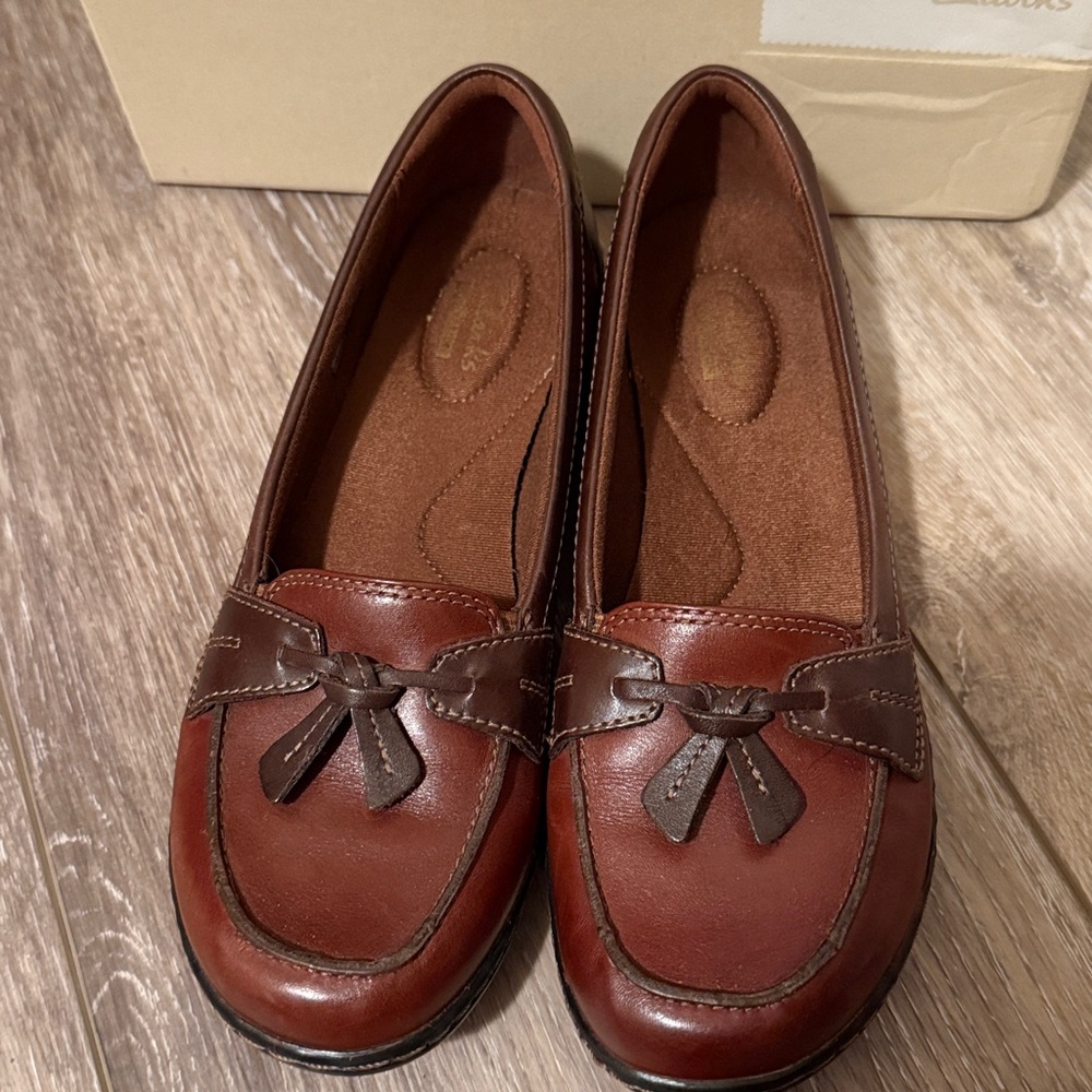 EUC Women’s Clarks Ashland Bubble Loafer - Picture 2 of 7
